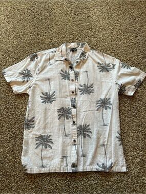 Casual Palm-Print Short Sleeve Button-Down Shirt - White/Gray